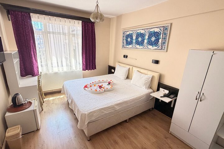 Room 52 of 132
