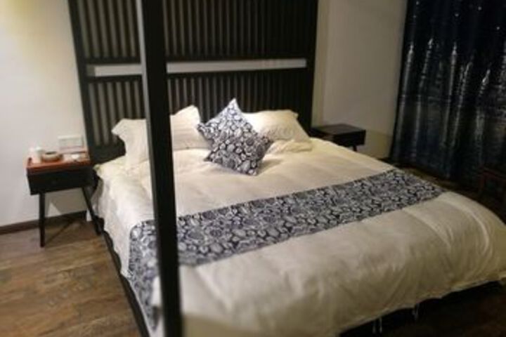 Room 37 of 39