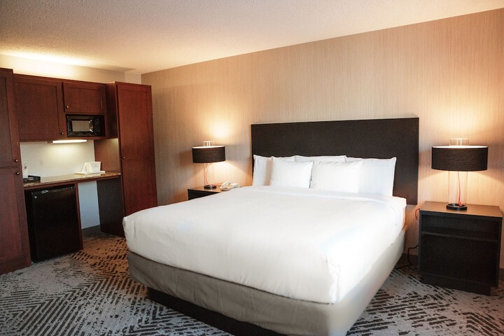 1 King Bed (6 of 7)