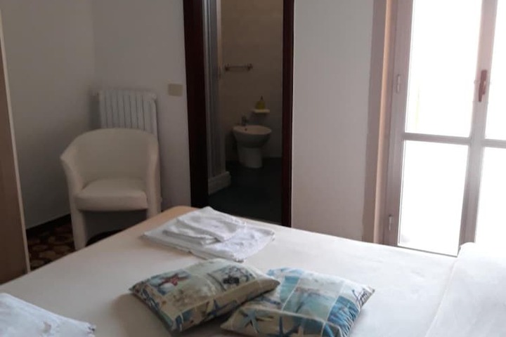 Room 15 of 51
