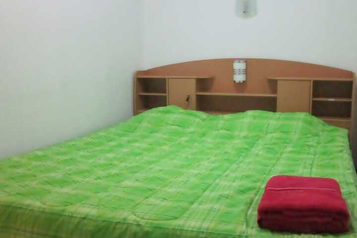 Room 9 of 21
