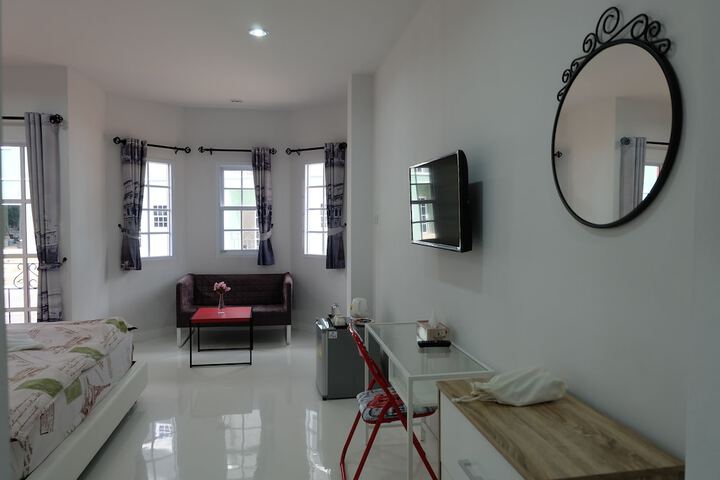 Room 4 of 116