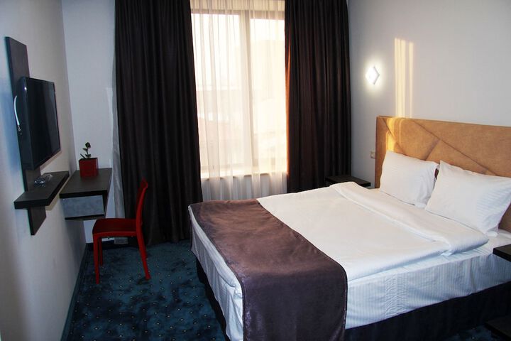Room 15 of 28