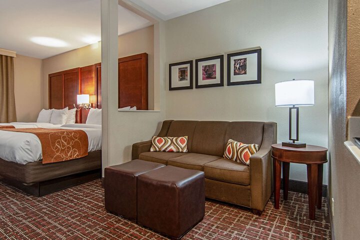 1 King Bed Suite (1 of 23)