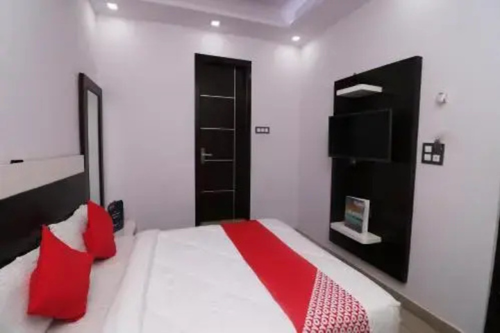 Room 3 of 15