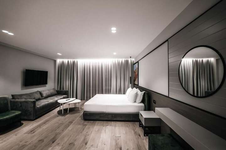 Room 15 of 186