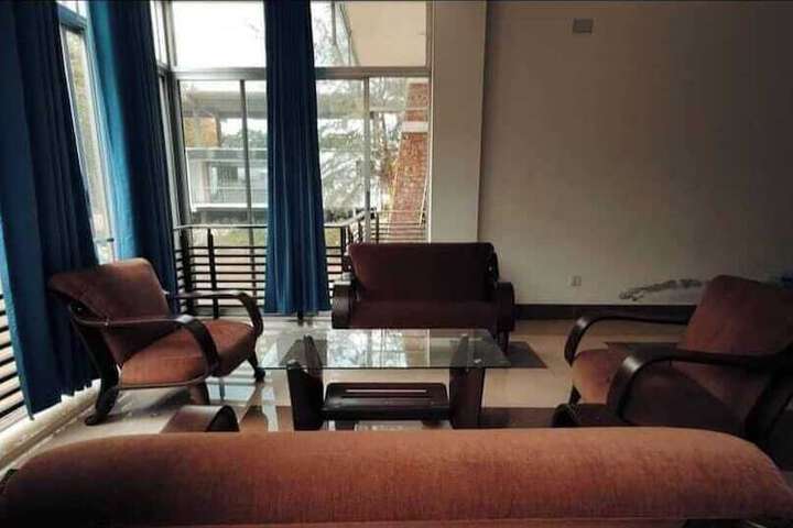 Room 6 of 24