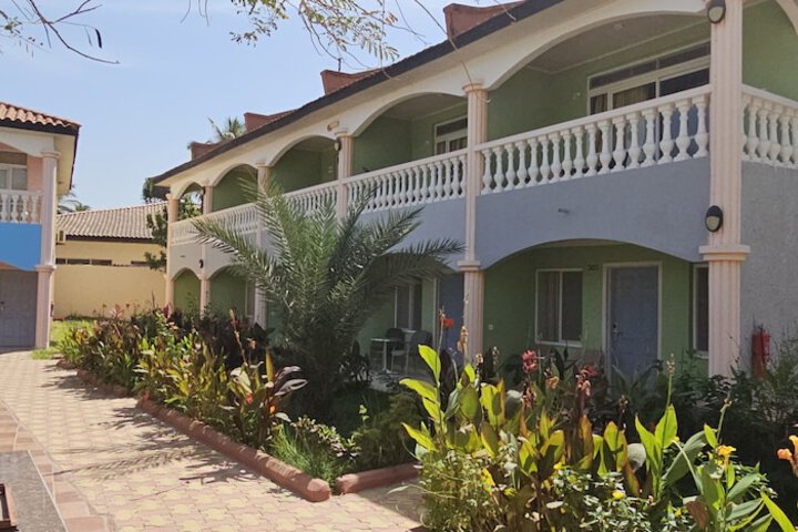 Hotel Exterior 85 of 97