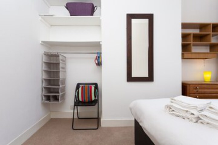 Room 13 of 23