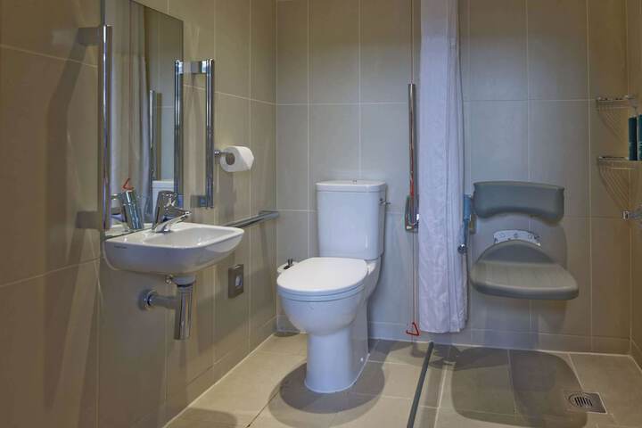 Room 72 of 113