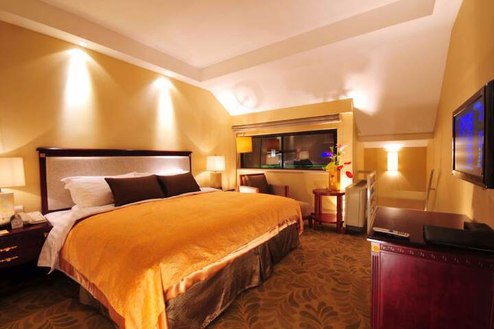 Room 3 of 34