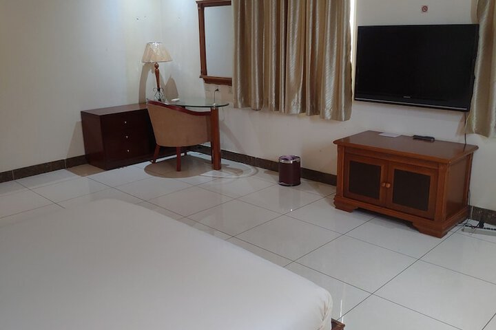 Room 9 of 22