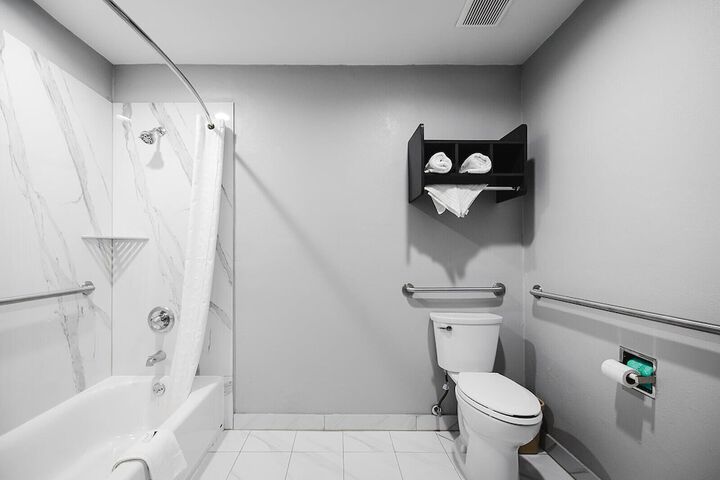 Room 27 of 51