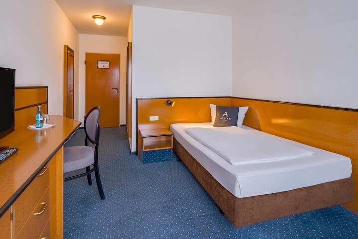Room 12 of 30