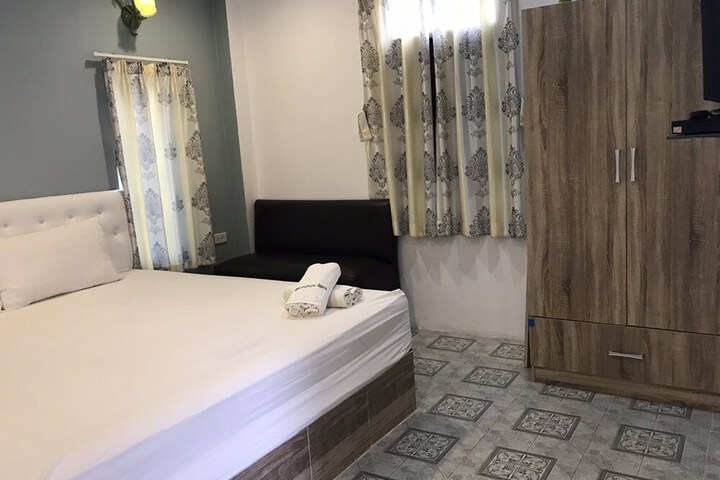 Room 8 of 29