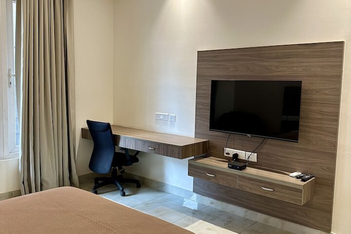 Room 10 of 46