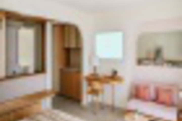 Room 207 of 672