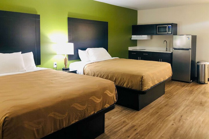 Room 32 of 72