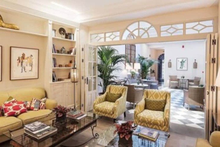 Guest Lobby