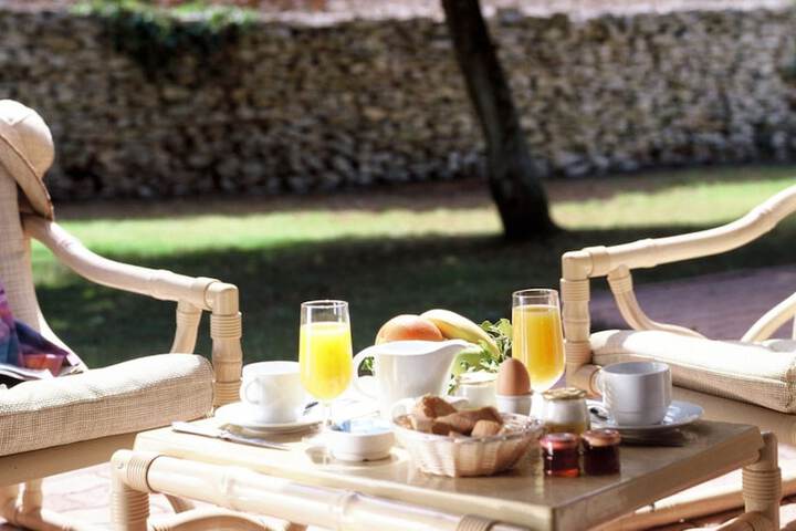 Breakfast/Coffee Service 11 of 23