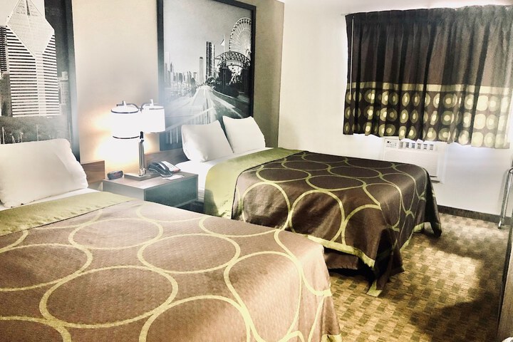 1 Queen Bed (8 of 19)