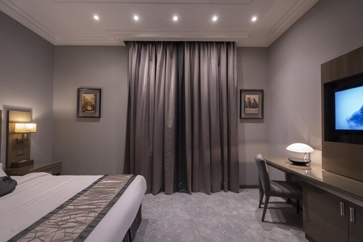 Room 14 of 40