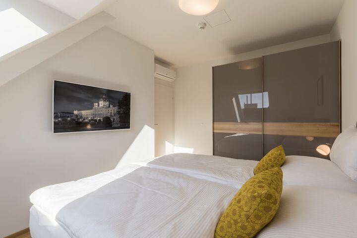 Room 13 of 81