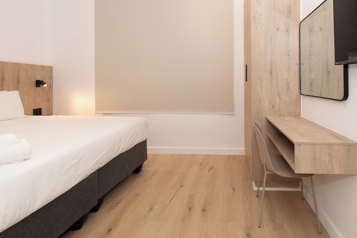 Room 8 of 37