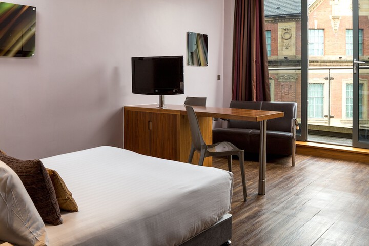 Room 4 of 30