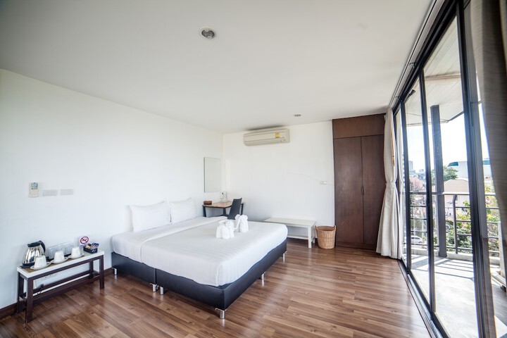 Room 6 of 39