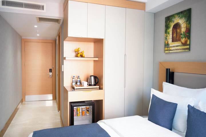 Room 5 of 63