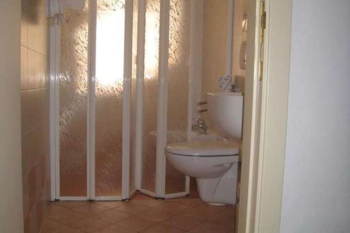 Room 10 of 23