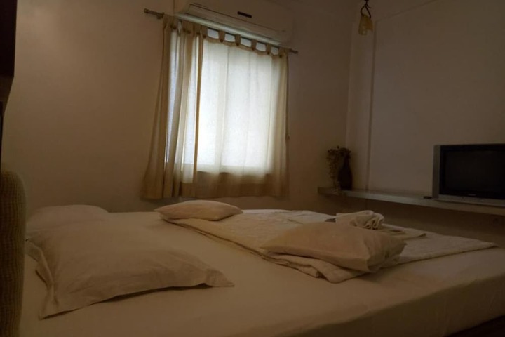 Room 17 of 49