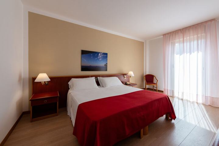 Room 3 of 31