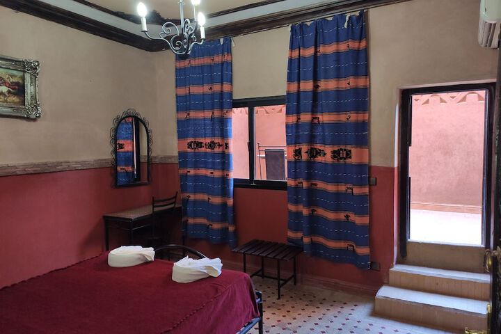 Room 9 of 98