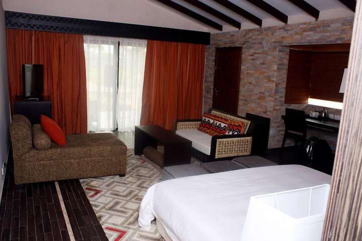 Room 2 of 39
