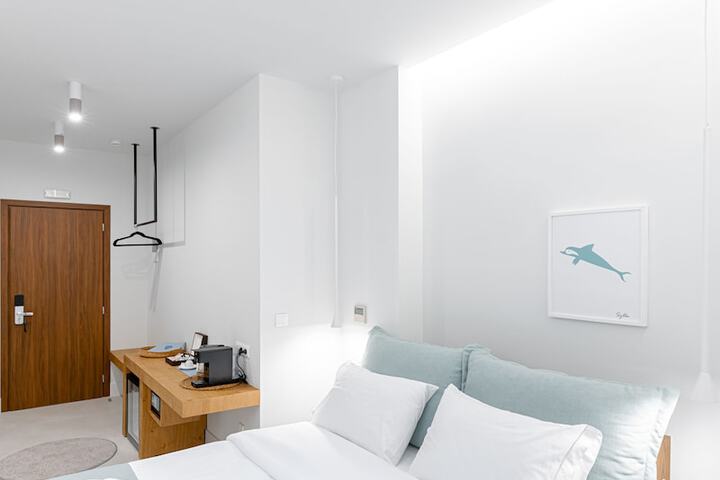 Room 33 of 54