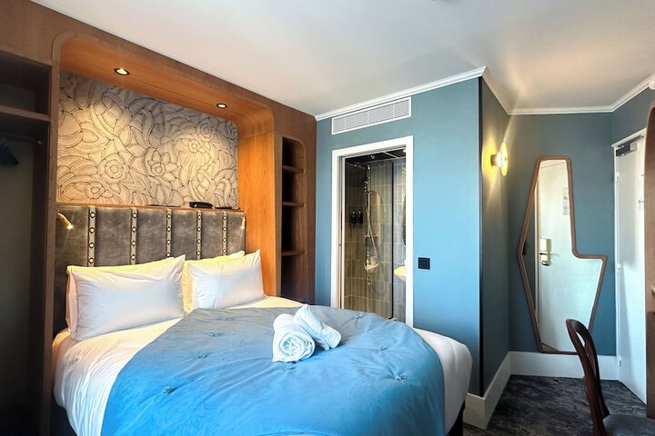 Room 5 of 28
