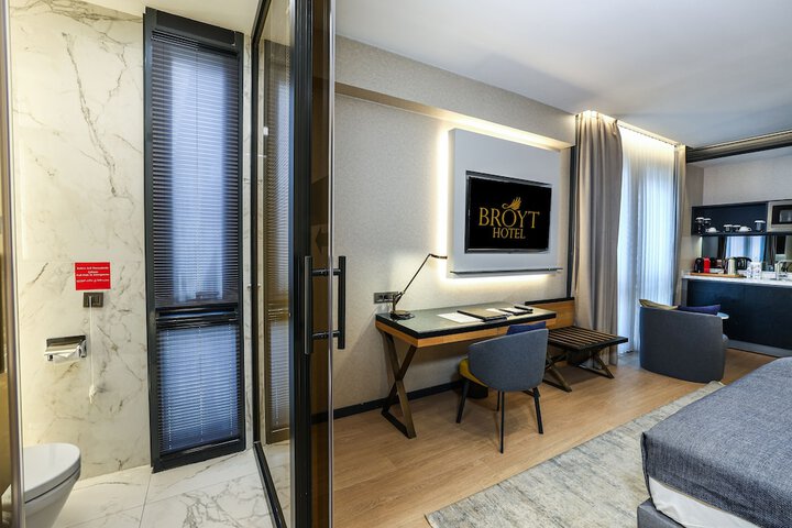Room 39 of 80