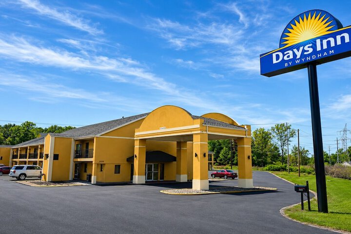 Exterior of Days Inn by Wyndham Scottsboro AL