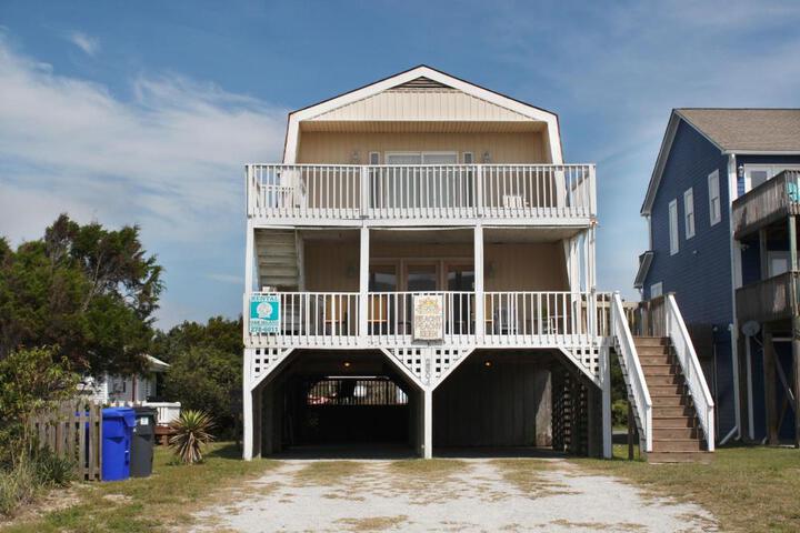 Photo of BeachyPeachyKeen by Oak Island Accommodations
