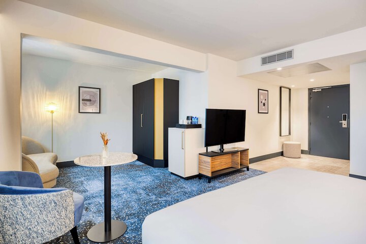Room 31 of 153