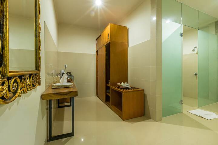 Room 52 of 162
