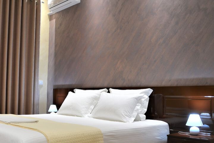 Room 10 of 70