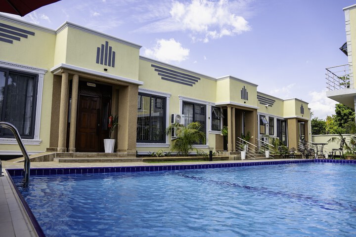 PRIMELAND HOTEL