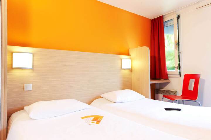 Room 6 of 23