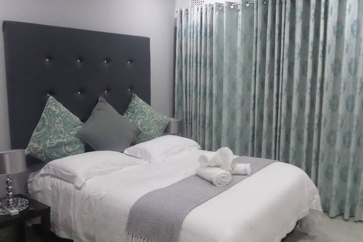 Room 4 of 13
