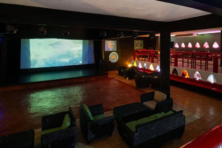 Lounge 90 of 112