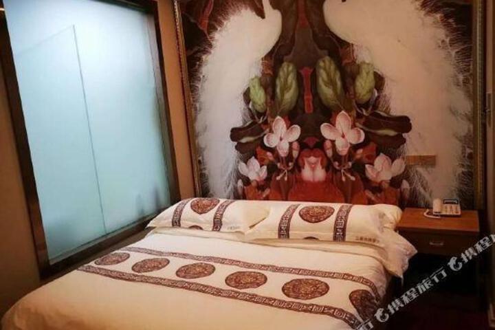 Sangu Chalet Hotel