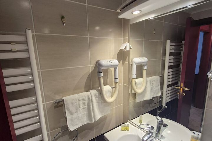 Room 20 of 35